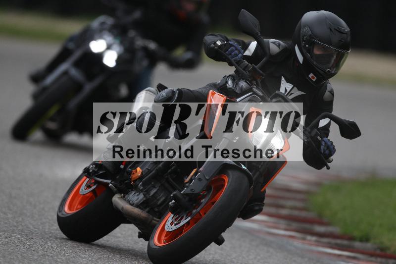 /Archiv-2025/10 23.04.2025 Cornu Master School ADR/gruen-vert/1